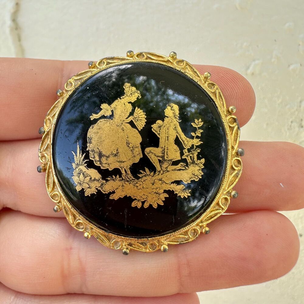 Vintage Jewelry Victorian Courting Couple Brooch pin Black and Gold Tone Couple